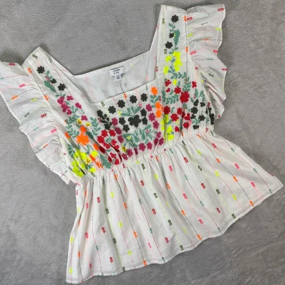 NWT Crown & Ivy Womens Embroidered Flutter Sleeve Peplum Top 1X White Multicolor - Picture 1 of 9
